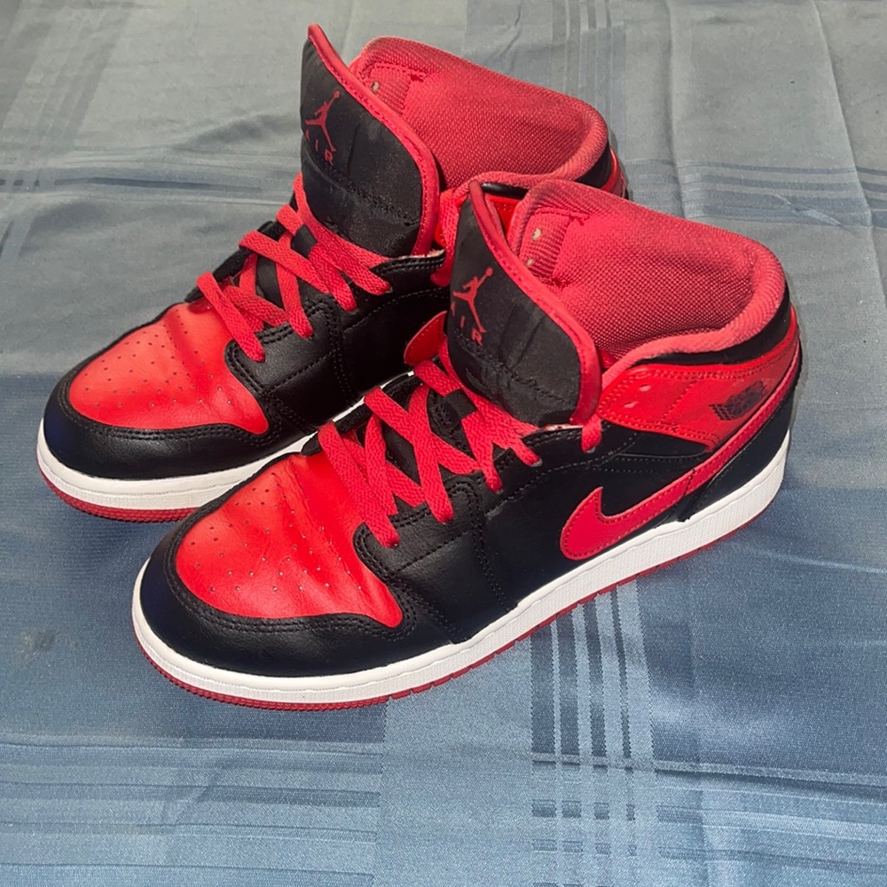 Nike Air Jordan 1 Mid Size 7Y DQ8423 060